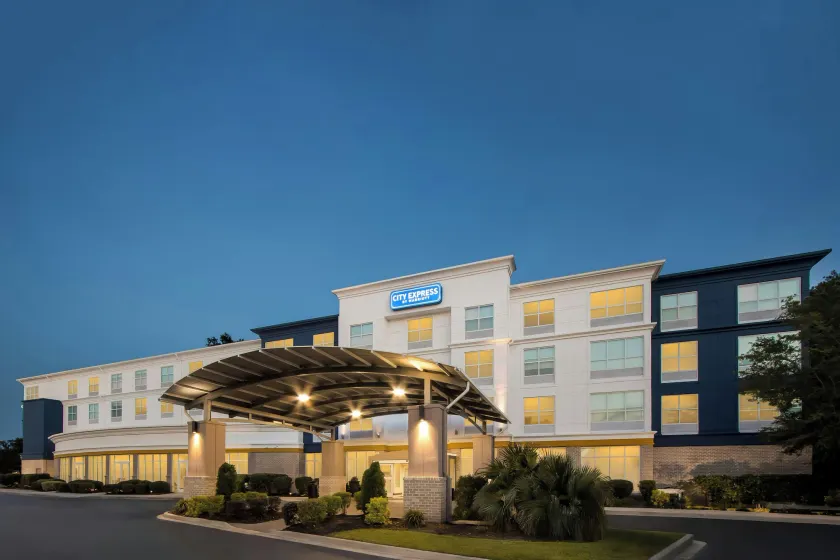 City Express by Marriott Pooler Savannah Airport - Image 1