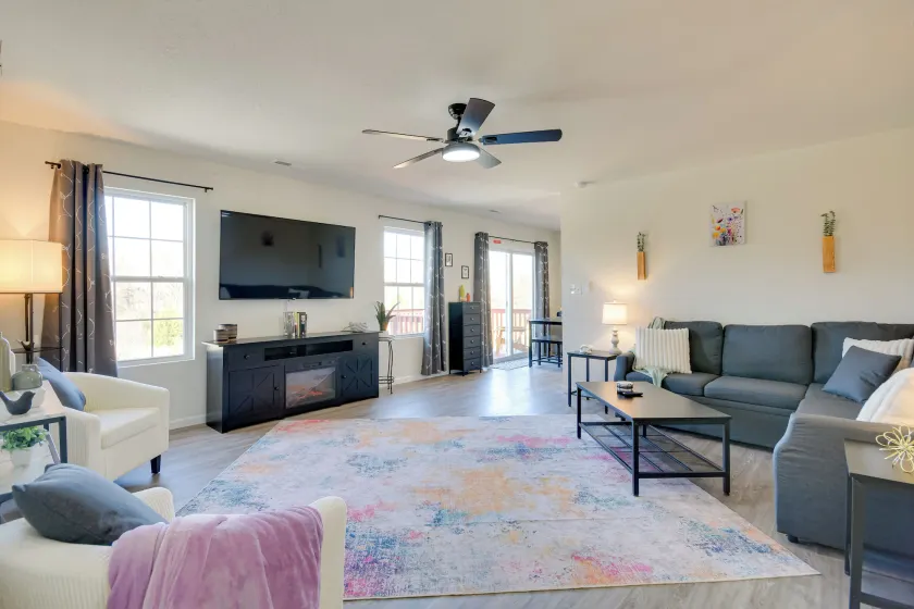 2 Mi to Dtwn Fulton: 'meadowlark' Home w/ Deck! - Image 1