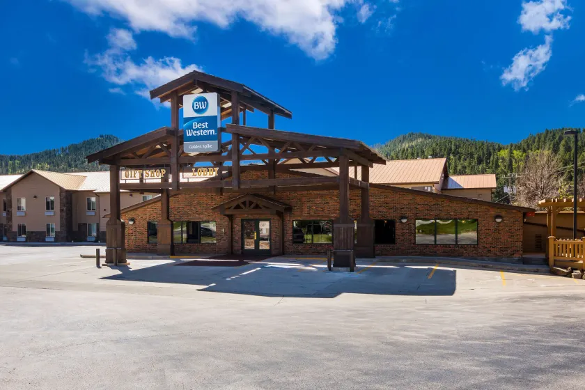 Best Western Golden Spike Inn & Suites - Image 1