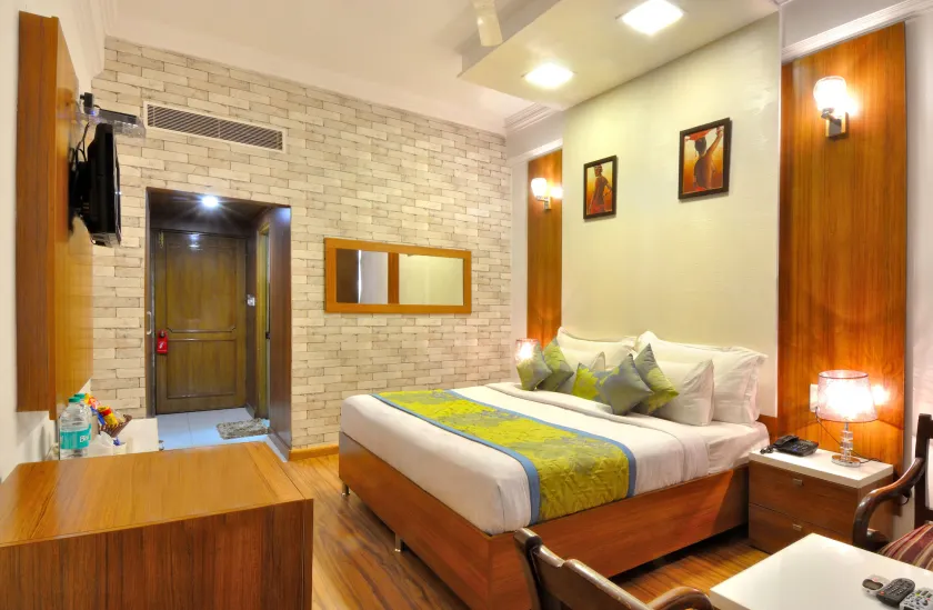 Hotel Solitaire Chandigarh - 10 Mins from Railway Station - Image 1
