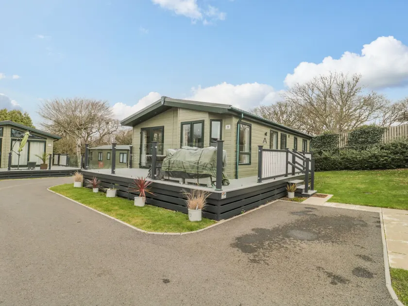 Gwydn Lodge - Image 1