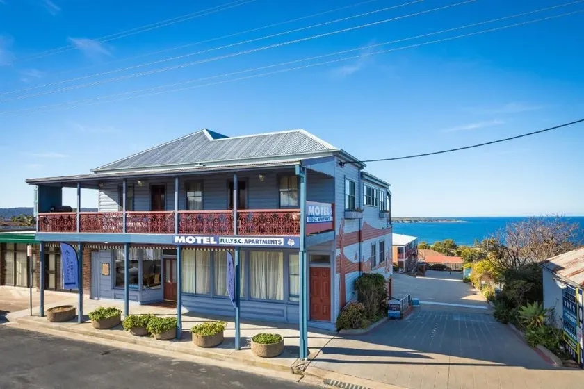 Heritage House Motel & Units - Image 1
