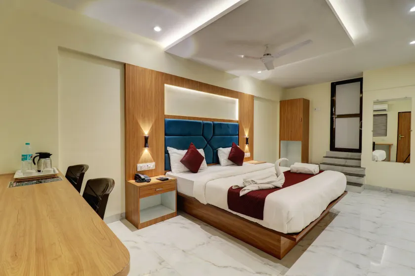 Hotel Kurla Residency - Image 1