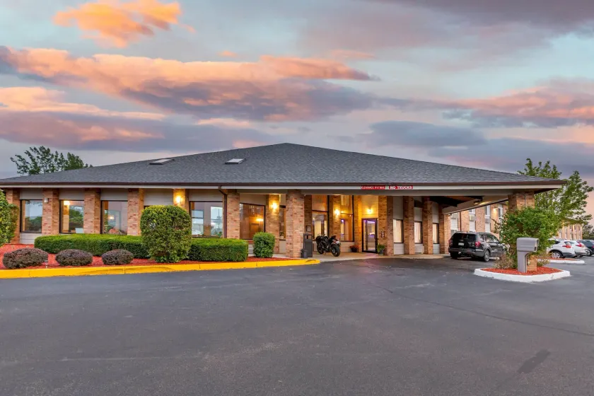 Rodeway Inn Coopersville - Image 1