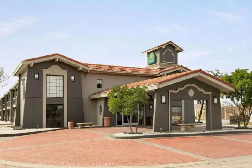 La Quinta Inn By Wyndham IH-10 West San Antonio TX - Image 1