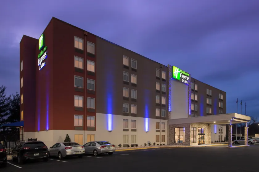 Holiday Inn Express & Suites College Park - University Area by IHG - Image 1