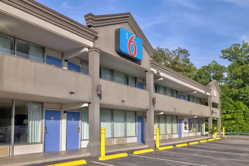Motel 6 Morgantown - Image 1