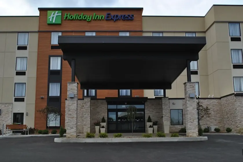 Holiday Inn Express Salem by IHG - Image 1