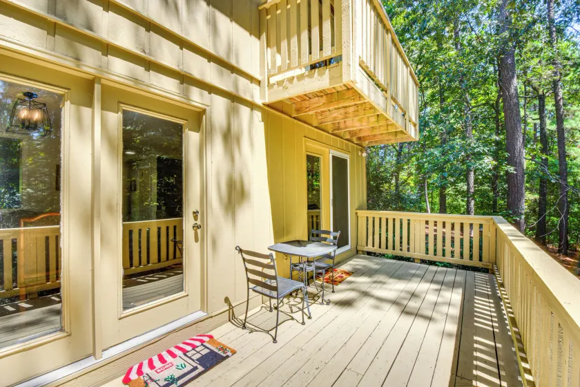 Marina & Pool Access: Lovely Lake Keowee Townhome - Image 1