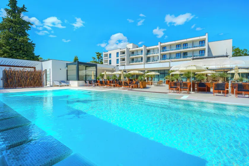 Hotel Alkar - Family Friendly Hotel with Pool in Sinj, Dalmatia - Image 1