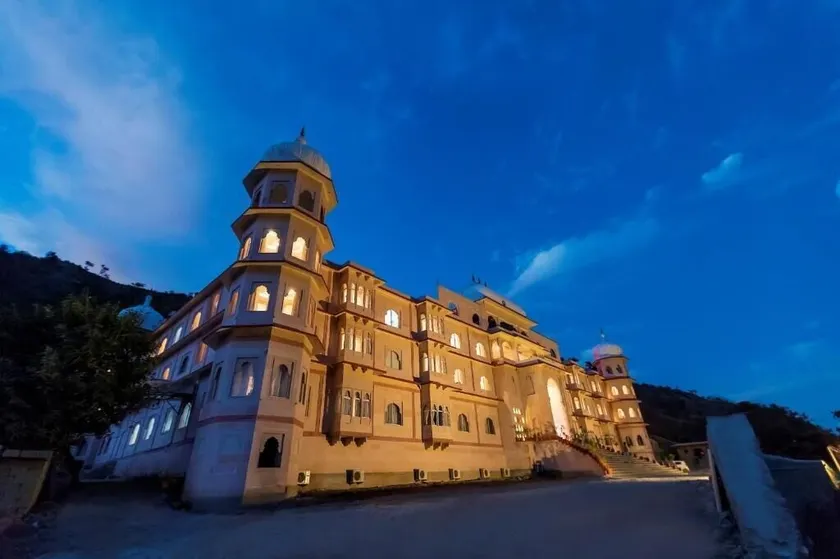 kumbhalgarh fort resort pure veg - Image 1