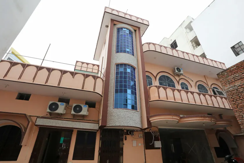 OYO 17171 Sandhya Guest House - Image 1