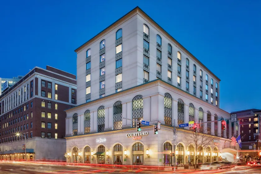 Courtyard by Marriott Stamford Downtown - Image 1