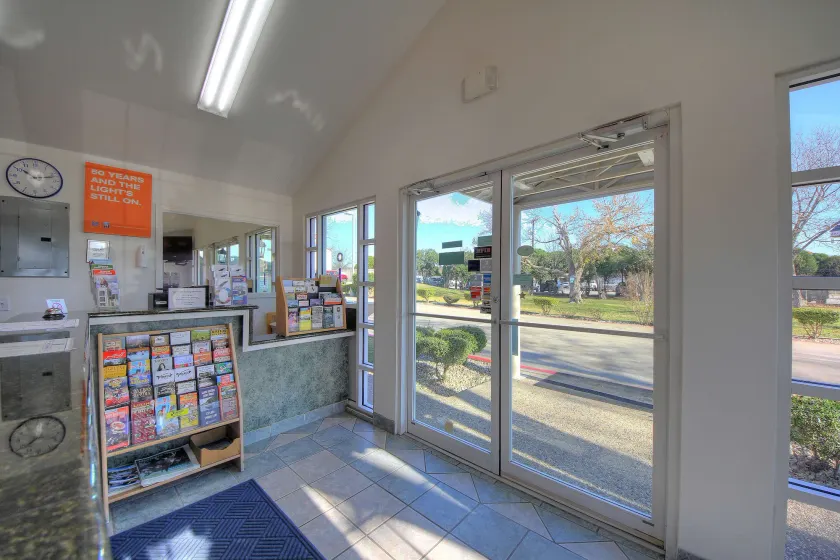 Motel 6-Kerrville, TX - Hall