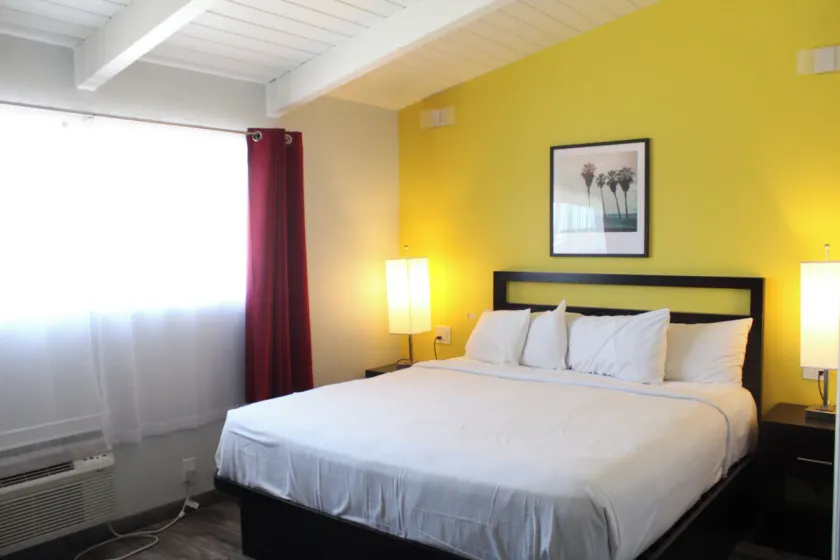 Sunset Inn - Image 1