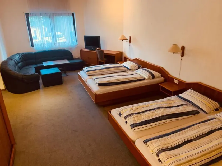 Hotel -Pension-Weller - Image 1