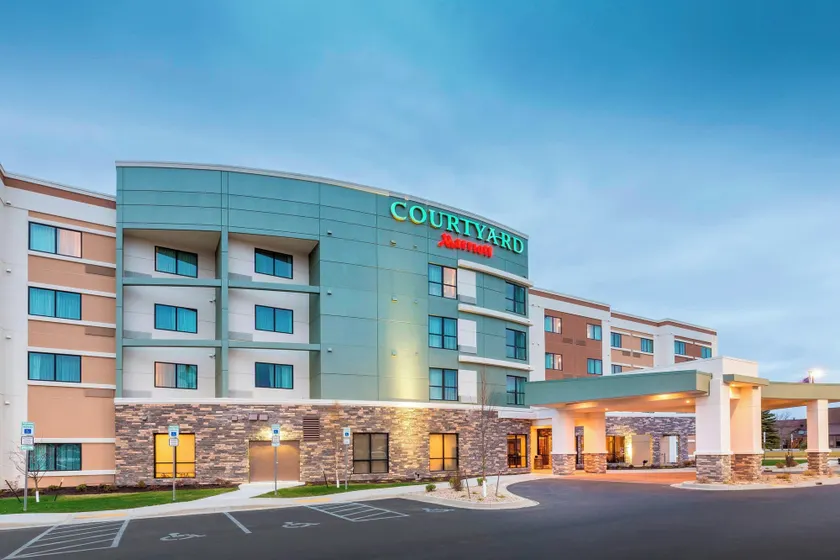 Courtyard by Marriott Bismarck North - Image 1