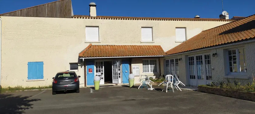 Hotel La Chaumière - Image 1