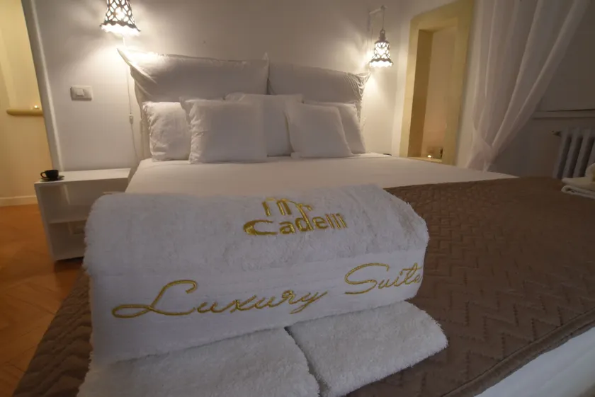 Cadelli Luxury Suite & Apartments - Image 1