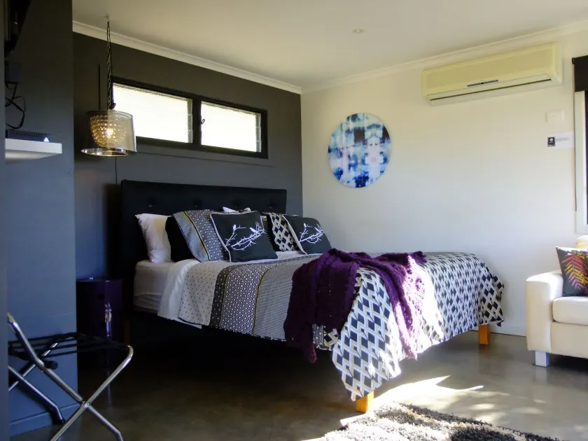 Deshons Country Retreat - Image 1