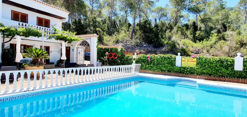 Granada Apartments Ibiza - Image 1