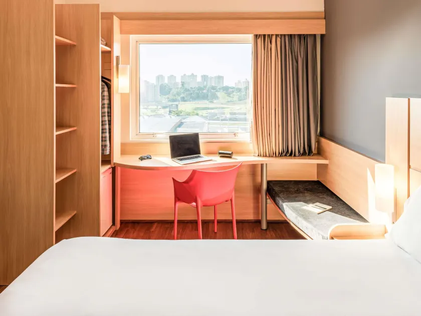 ibis Sao Jose dos Campos Dutra - Image 1