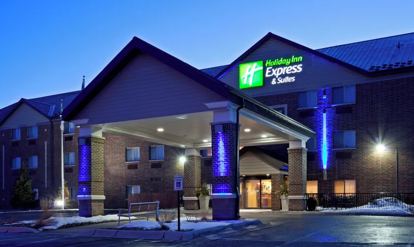 Holiday Inn Express Hotel & Suites St. Paul - Woodbury by IHG - Image 1