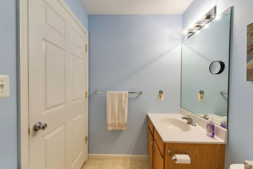 Condo w/ Deck: Walk to Beach & Convention Center! - Intérieur