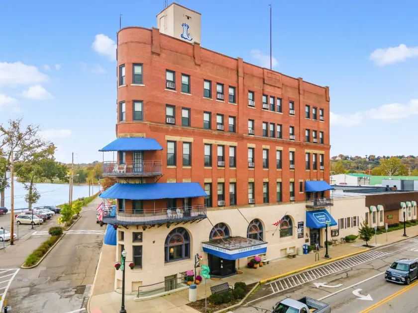 Lafayette Hotel Marietta - Image 1