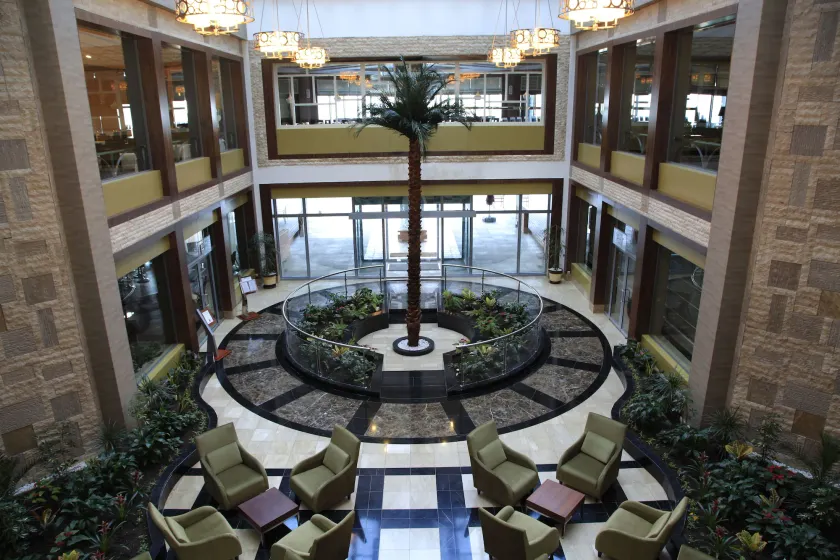 Kolin Hotel Spa & Convention Center - Interior entrance