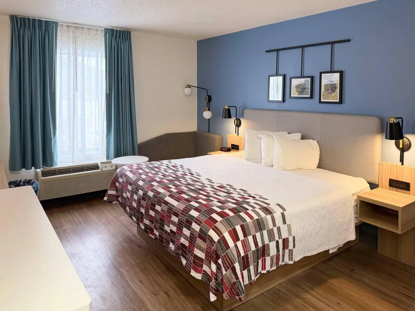 Sleep Inn & Suites Mifflinville -Bloomsburg - Image 1