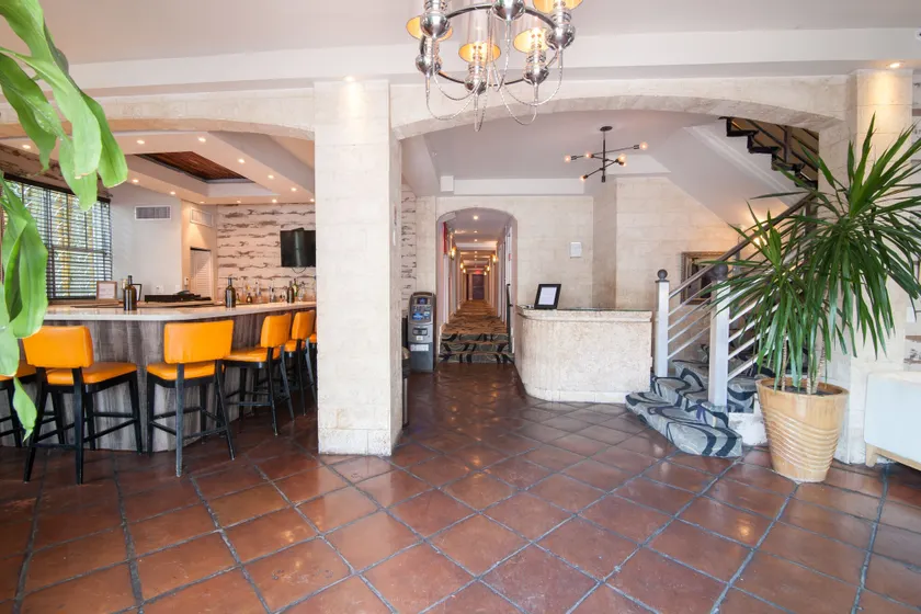 Shelley Hotel - Inn-/utsjekkingsautomat