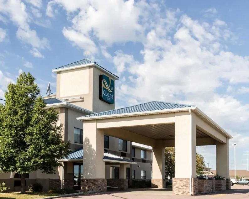 Quality Inn Brandon - Sioux Falls - Image 1