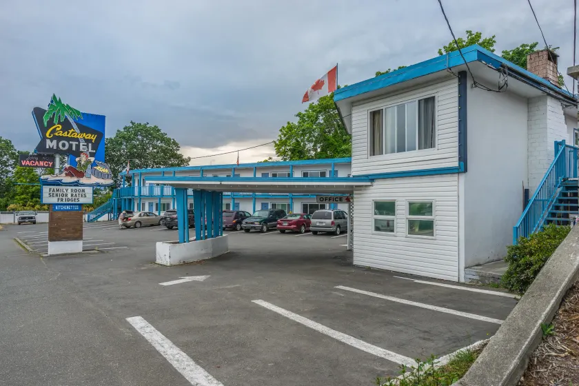 Castaway Motel - Image 1