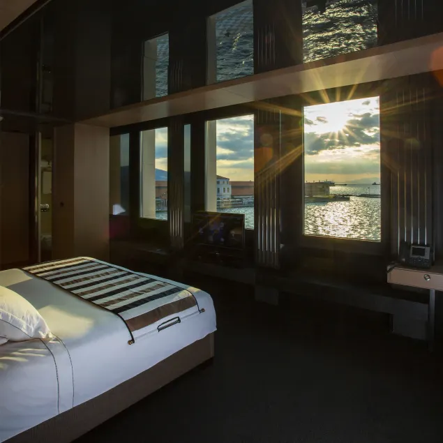 Key Hotel - Image 1