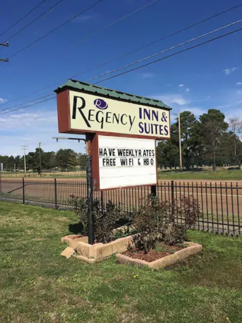 Regency Inn & Suites - Image 1