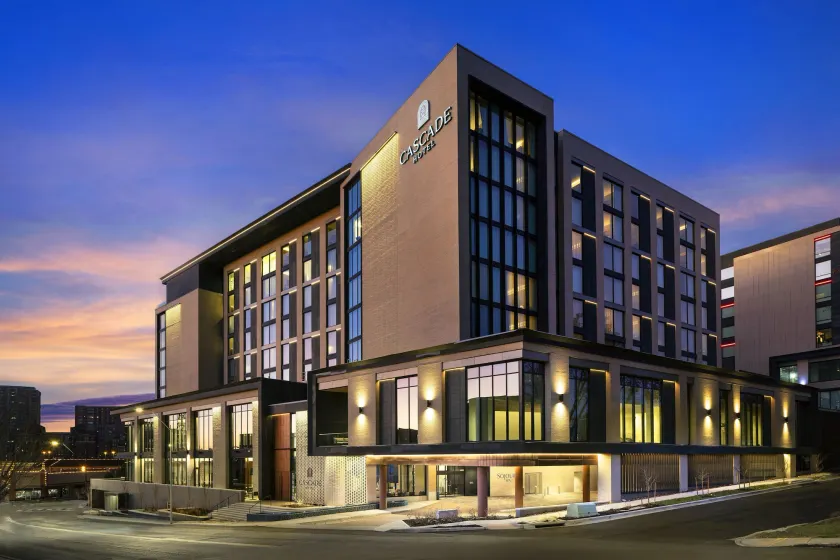 Cascade Hotel, Kansas City, a Tribute Portfolio Hotel - Image 1