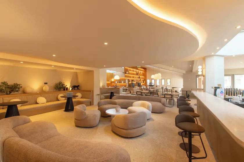 Golden Tulip Avignon Le Paradou - Image 1