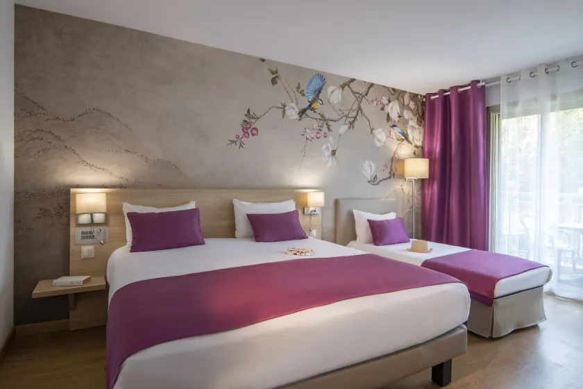 Hôtel Chambord, Menton - Image 1