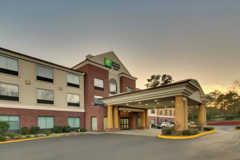 Holiday Inn Express & Suites Laurel by IHG - Image 1