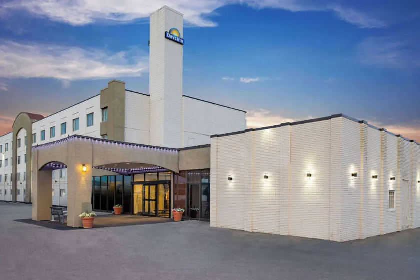 Days Inn by Wyndham Cranbrook Conference Centre - Image 1