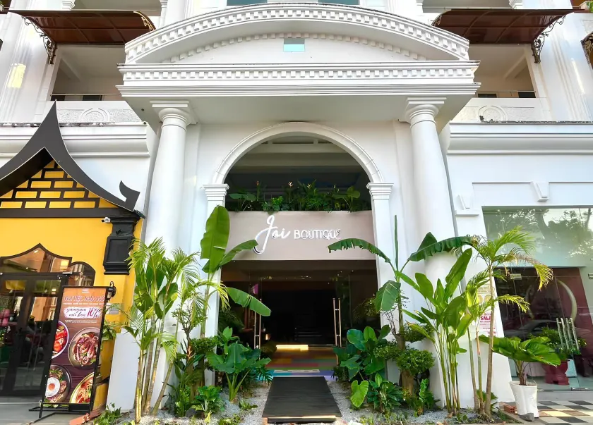 Joi Boutique Bãi Trước - Image 1