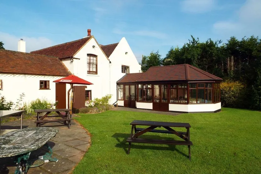 The Halfway House Inn - Image 1