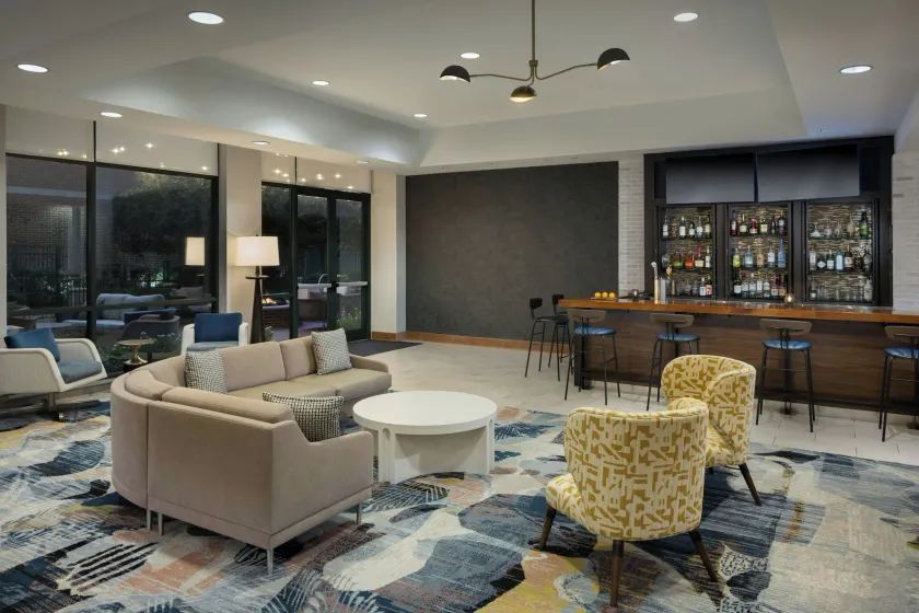 Courtyard by Marriott Little Rock Downtown - Image 1
