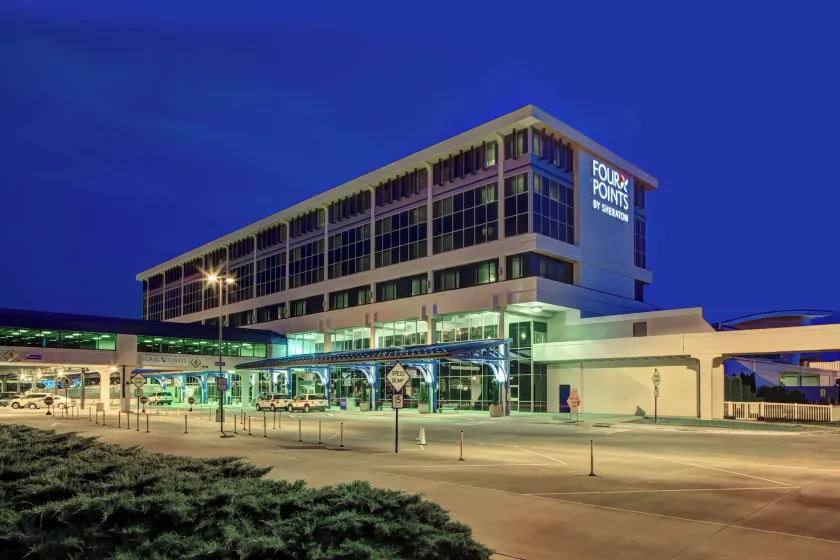 Four Points by Sheraton Huntsville Airport - Image 1