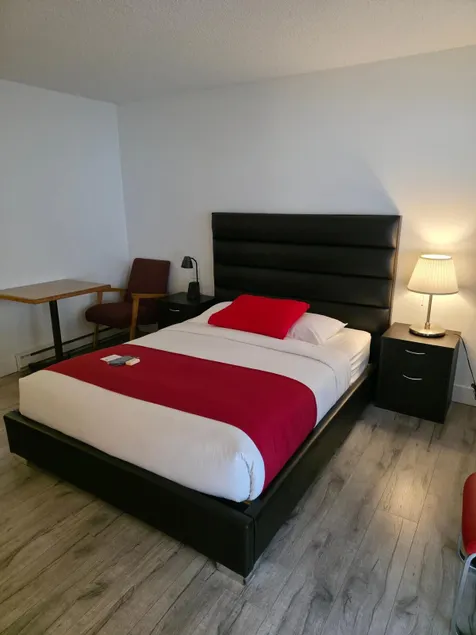 Alpine Motel - Image 1