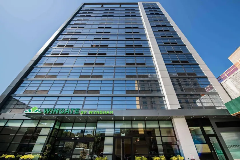 Wingate by Wyndham Long Island City - Image 1