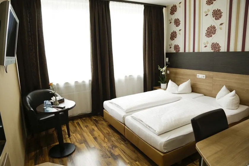 Hotel City Panorama - Image 1