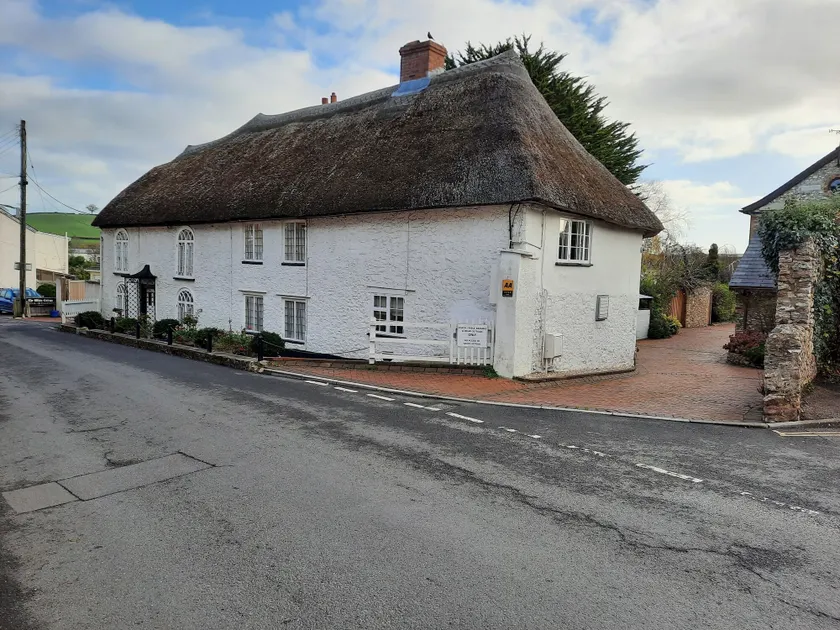 The White Cottage - Image 1