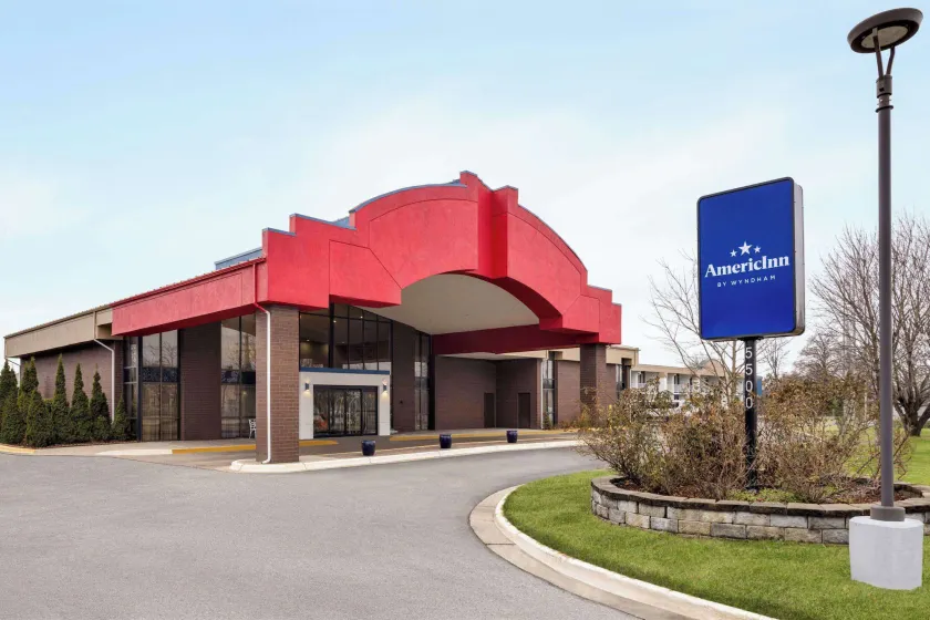 AmericInn by Wyndham Grand Rapids Airport North - Image 1